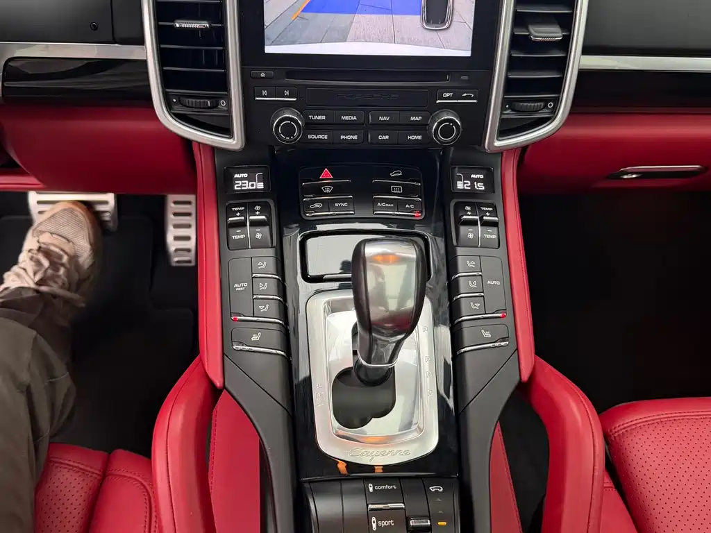 Porsche Cayenne Hybrid 2017 — фото 11