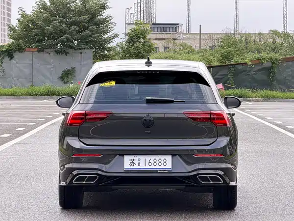 Volkswagen Golf 2021