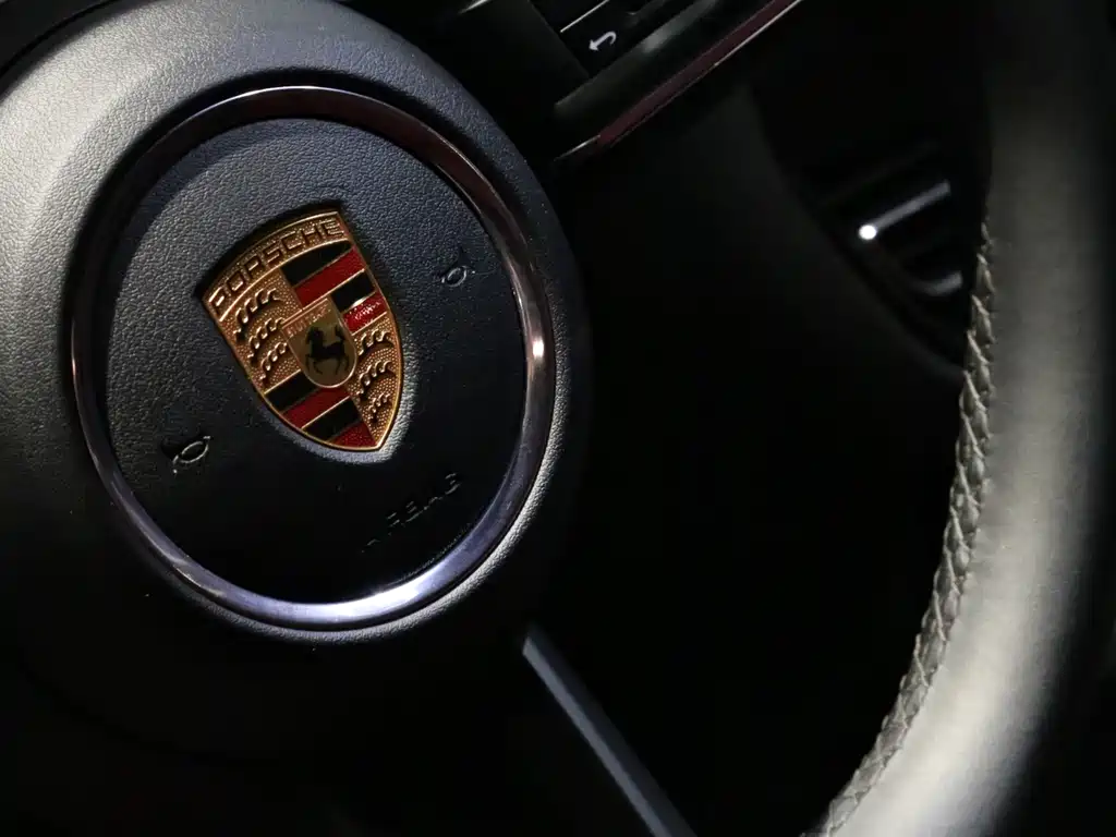 Porsche Macan 2023 — фото 14