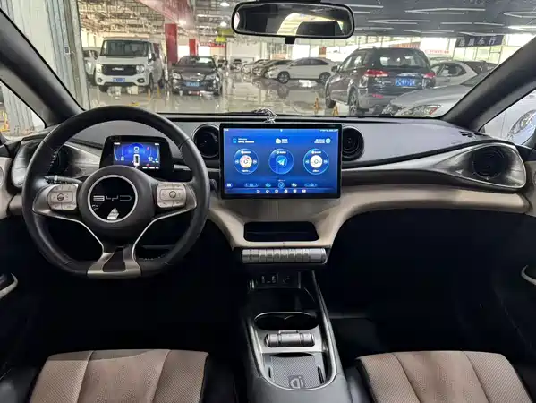 BYD Dolphin 2023