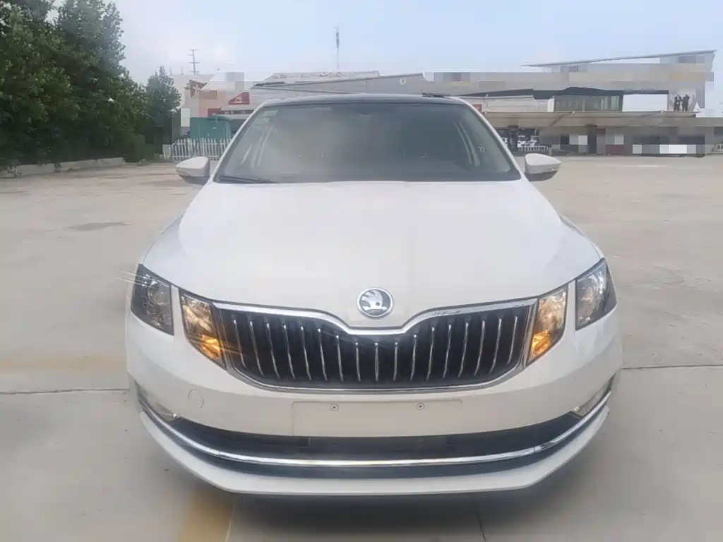 Skoda Octavia 2018 — фото 3