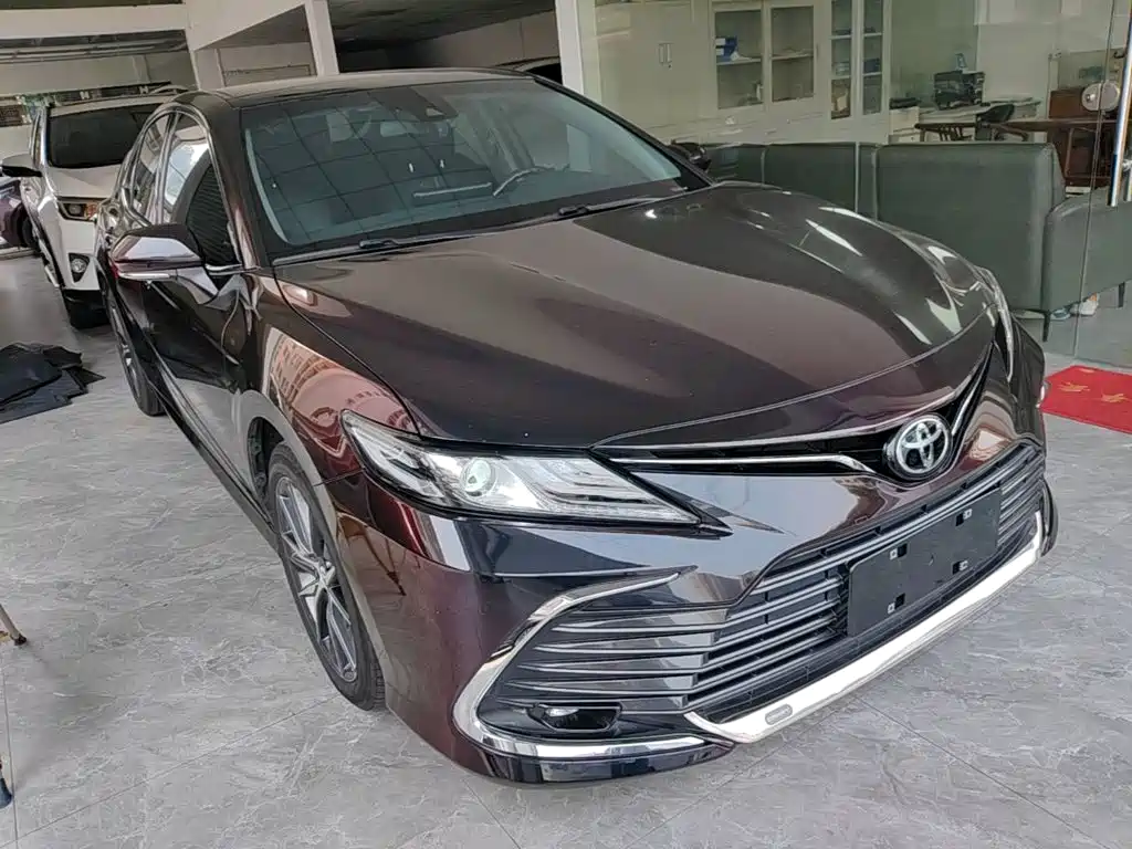 Toyota Camry 2021 — фото 4