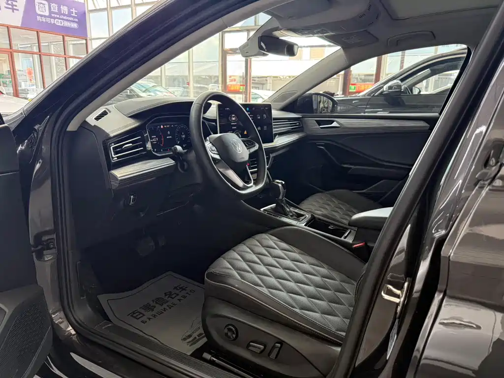 Volkswagen Sagitar 2022