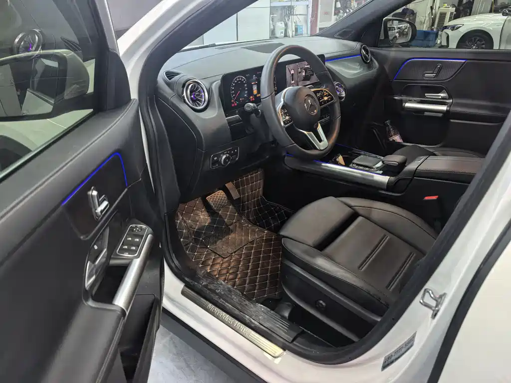 Mercedes-Benz GLA 2023 — фото 4