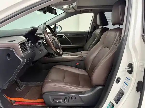 Lexus RX 2021