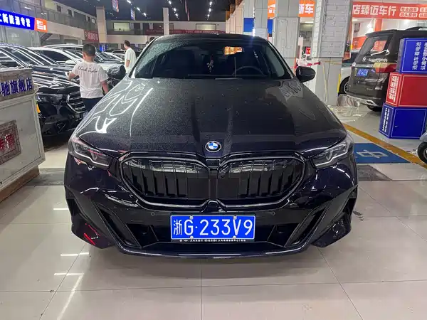 BMW 5 Series 2025
