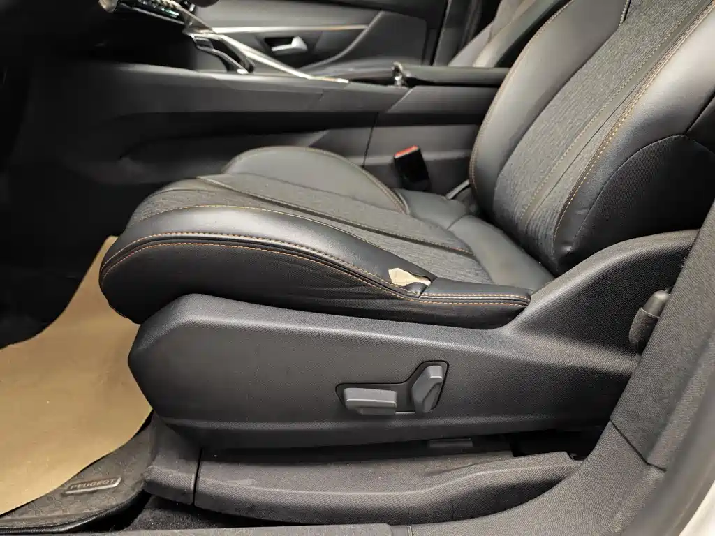 Peugeot 5008 2018 — фото 11