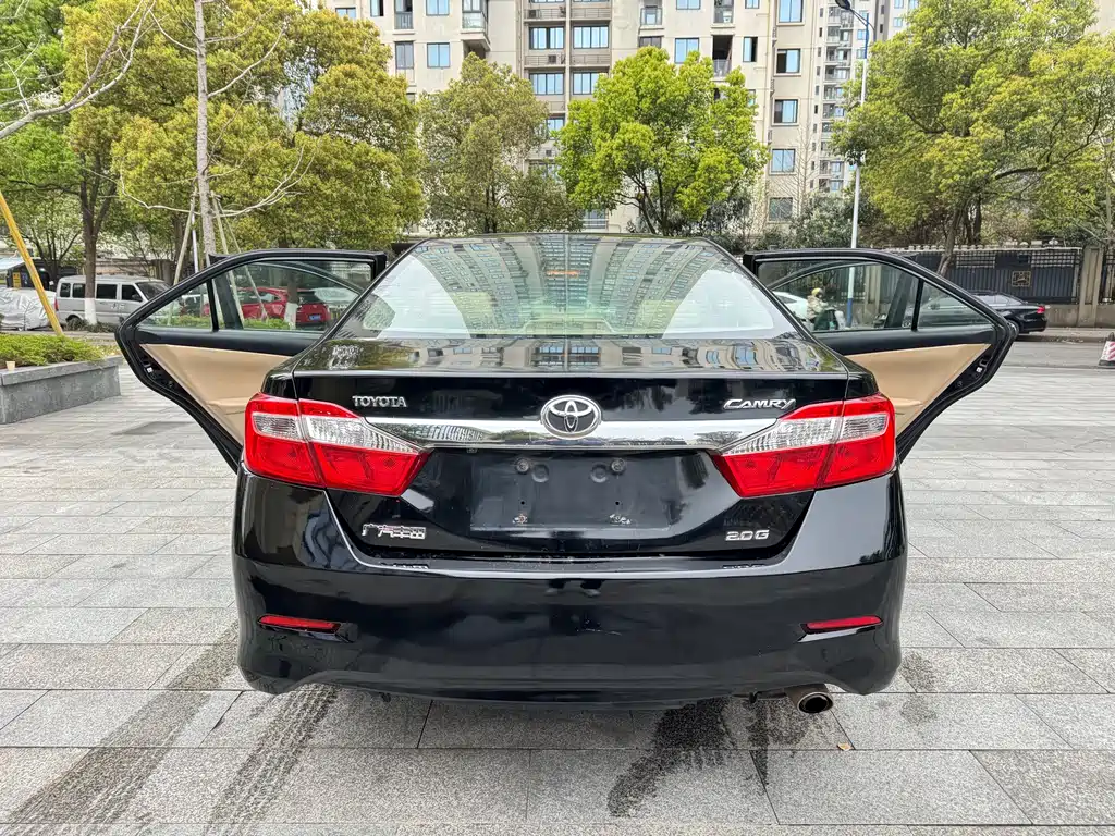 Toyota Camry 2012 — фото 14
