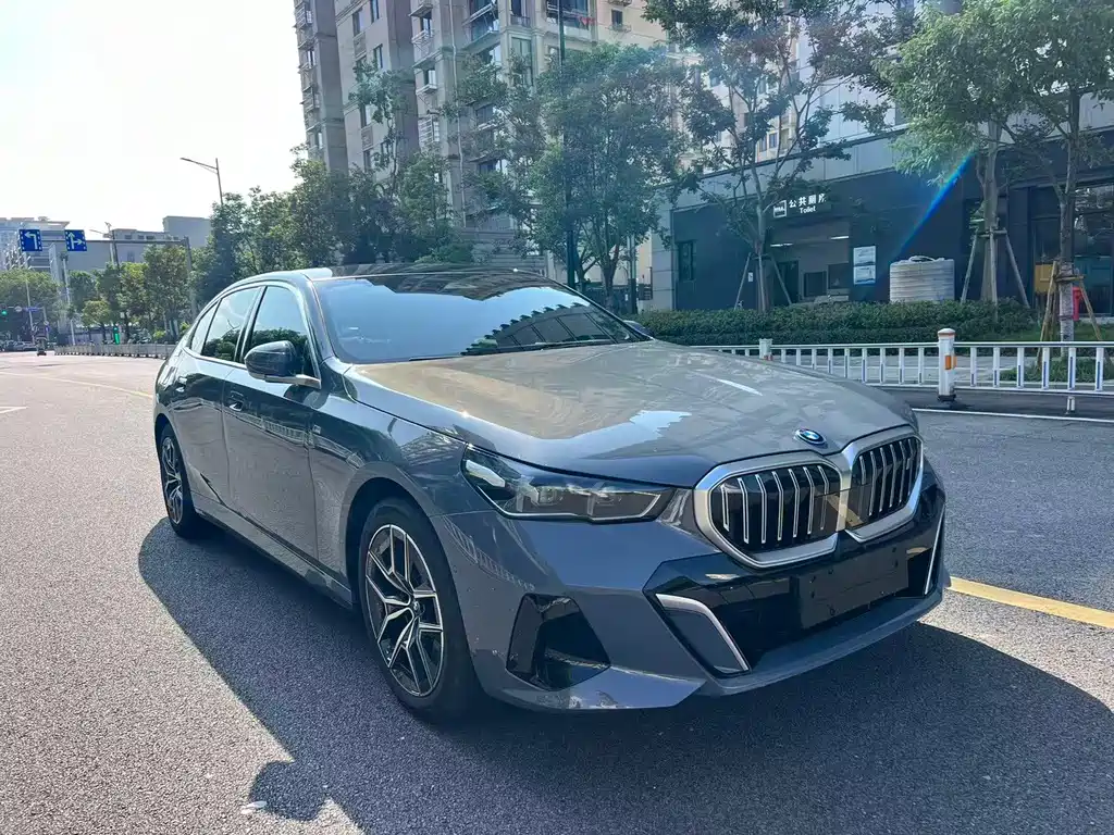 BMW i5 2024 — фото 3