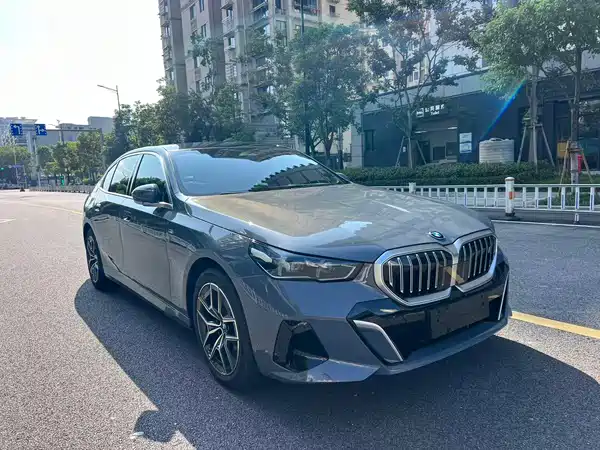 BMW i5 2024