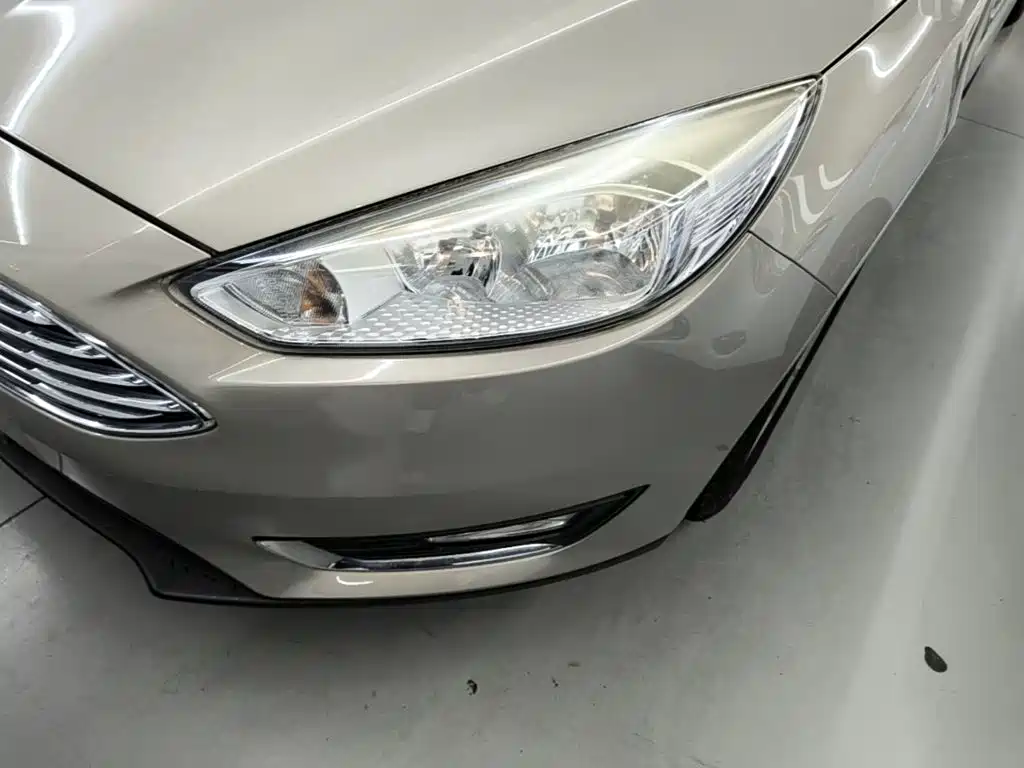 Ford Focus 2016 — фото 24