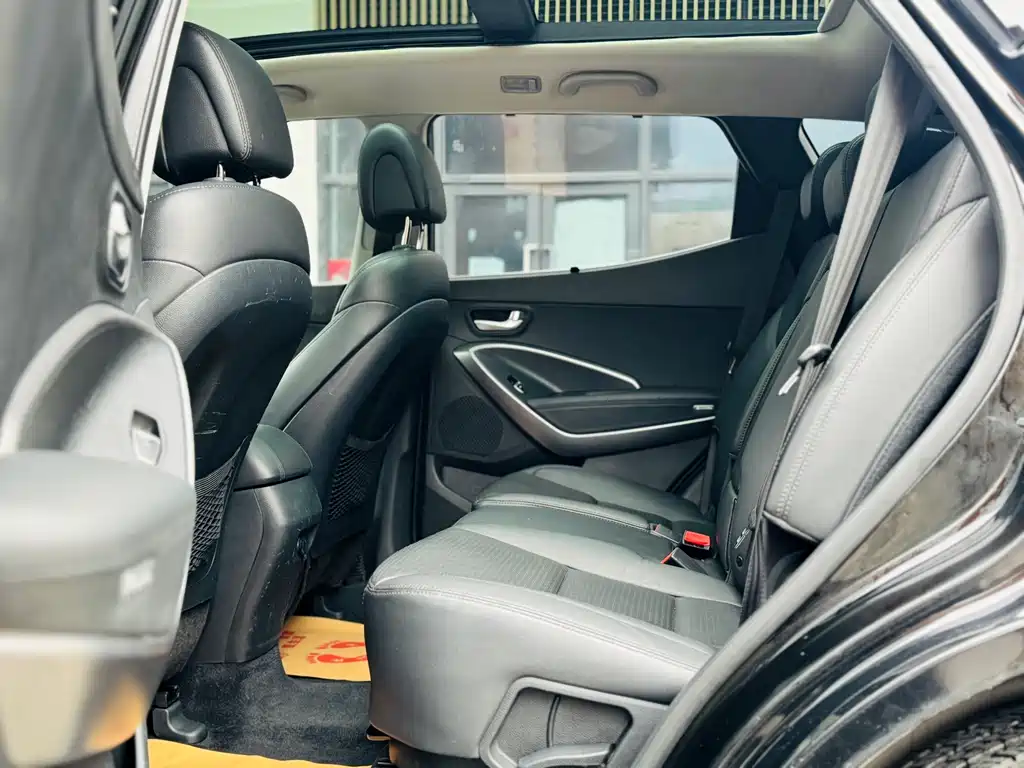 Hyundai Santa Fe 2015 — фото 12