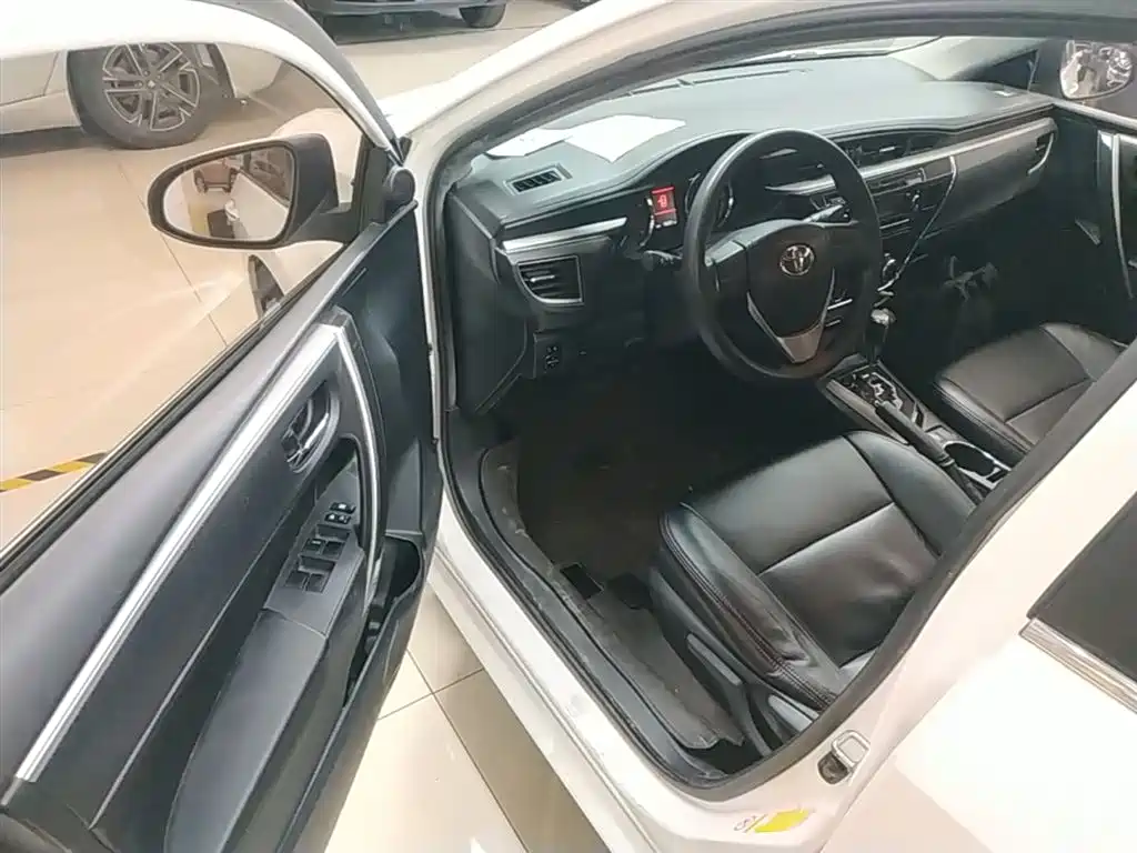 Toyota Corolla 2015 — фото 16