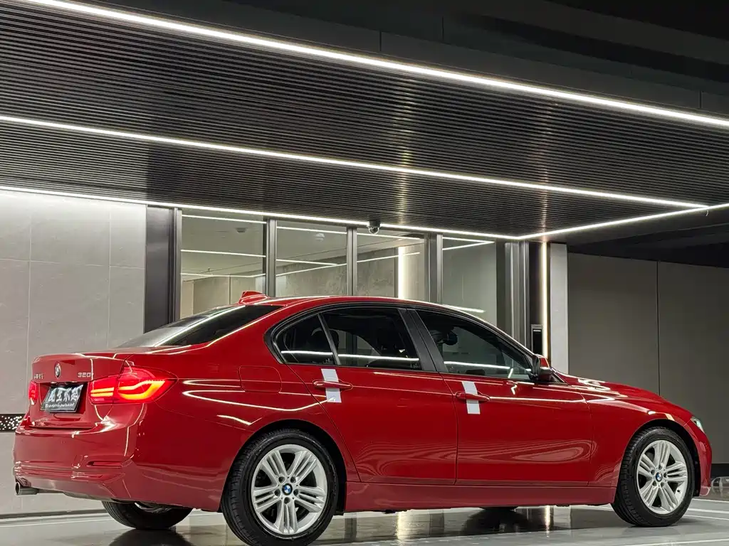 BMW 3 Series 2016 — фото 18