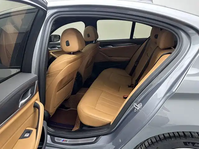 BMW 5 Series 2023 — фото 14