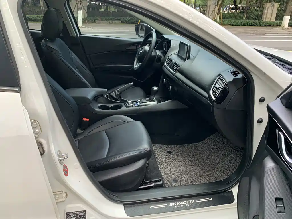 Mazda 3 Angkesela 2018 — фото 10