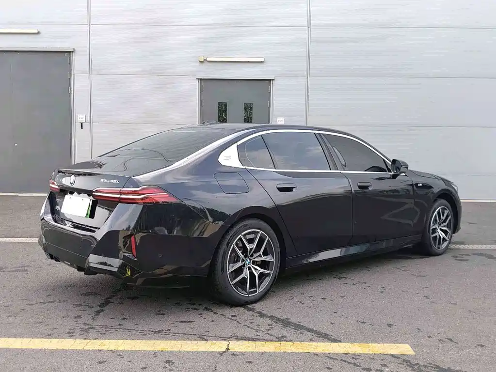BMW i5 2025 — фото 12