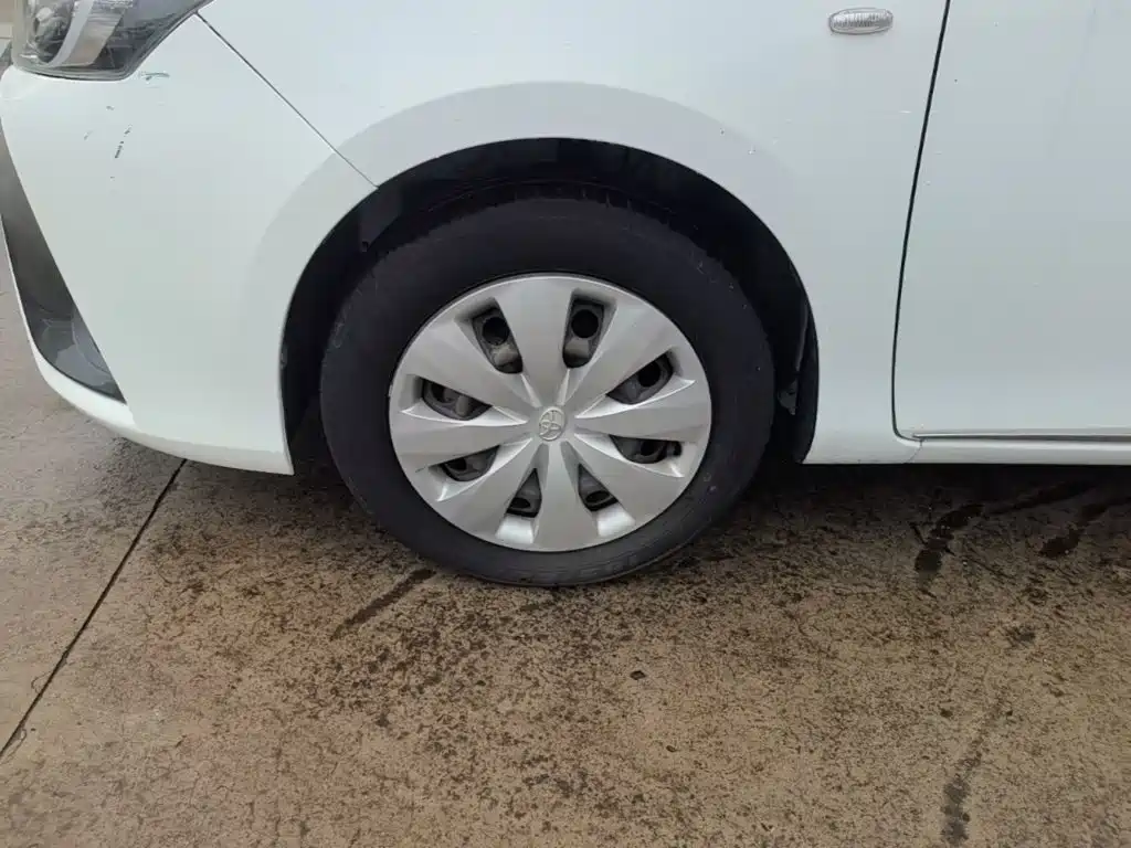 Toyota Yaris L 2018 — фото 23