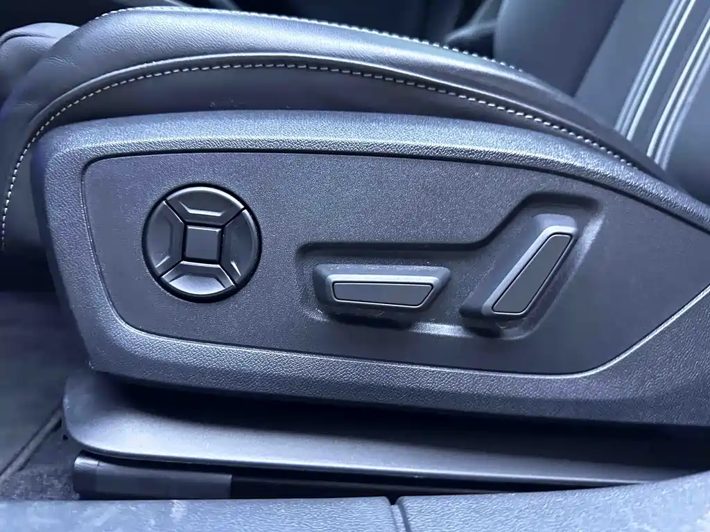 Audi A3 2023 — фото 18