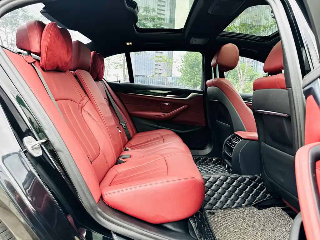 BMW 5 Series 2020 — фото 12