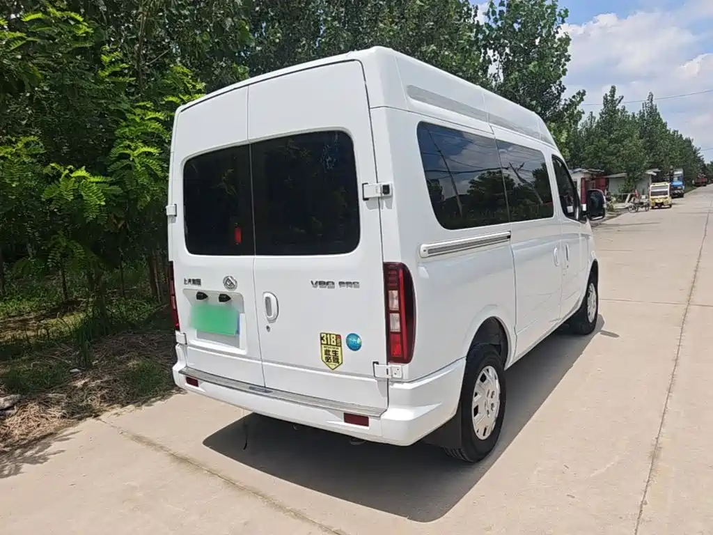 Maxus V80 2025