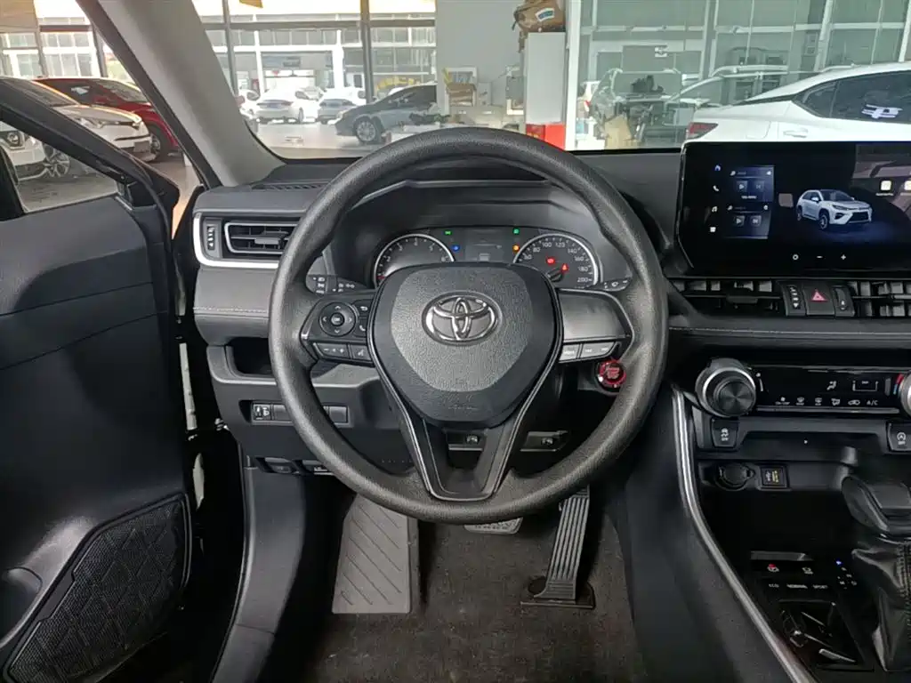 Toyota Wildlander 2023 — фото 11