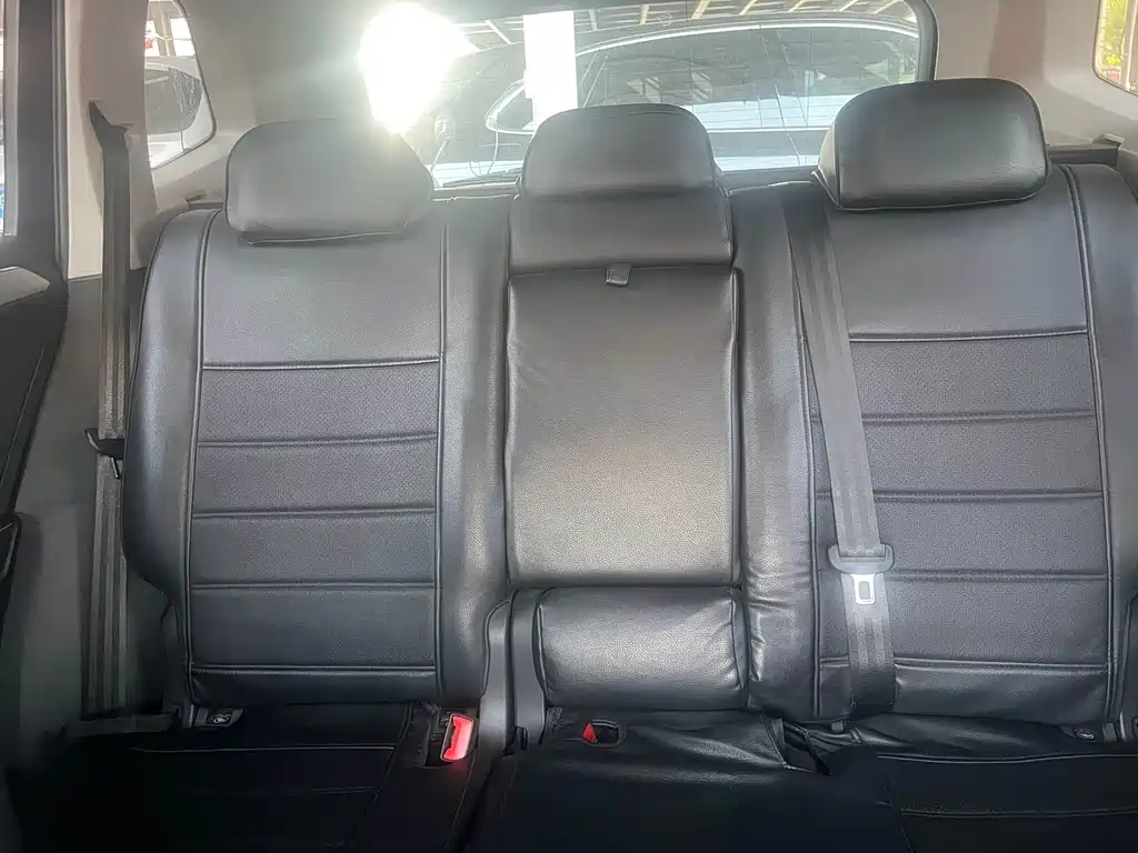 Volkswagen Tiguan L 2019 — фото 12