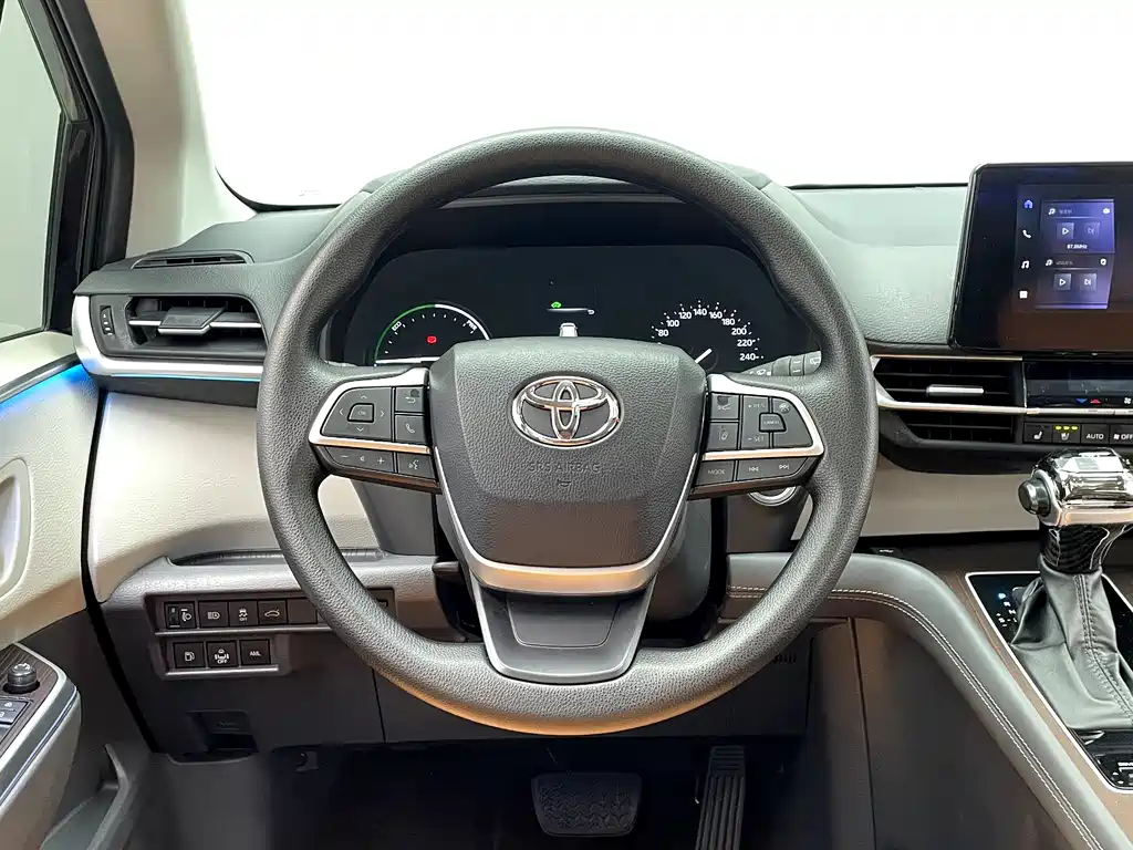 Toyota Sienna 2025 — фото 24