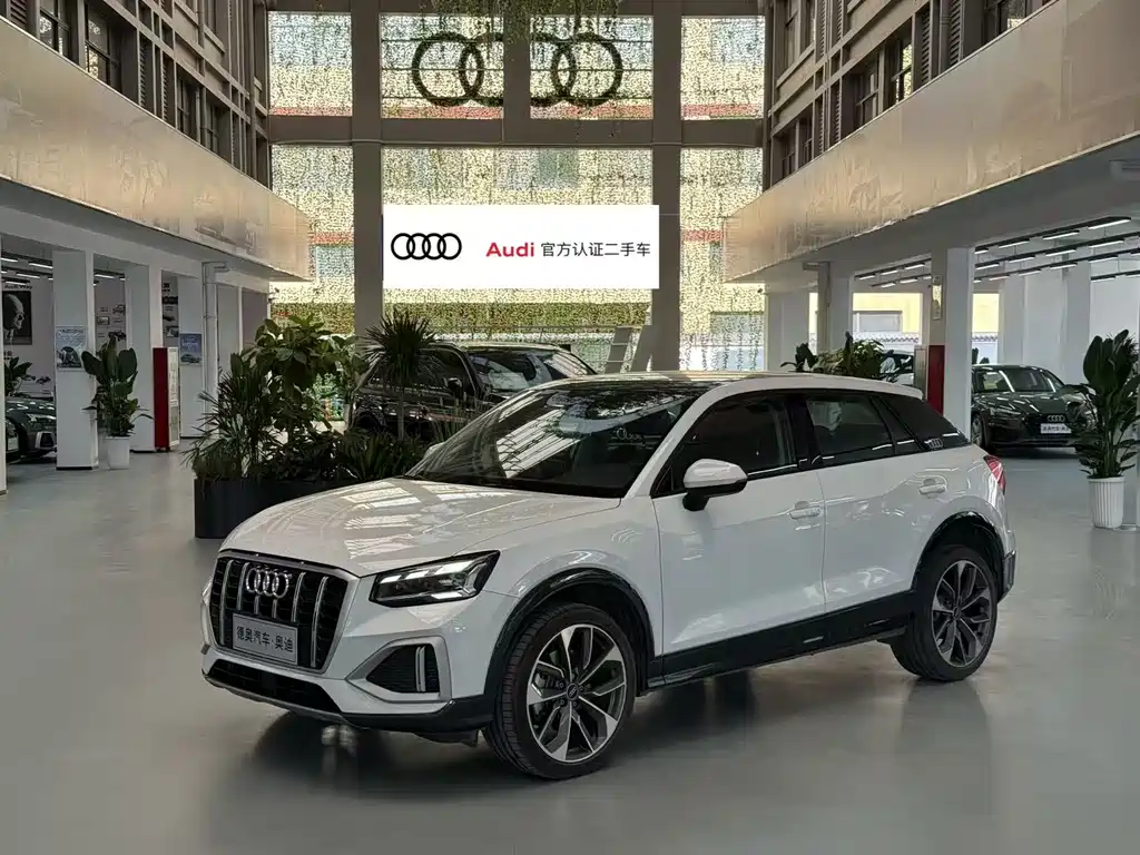 Audi Q2L 2024 — фото 1