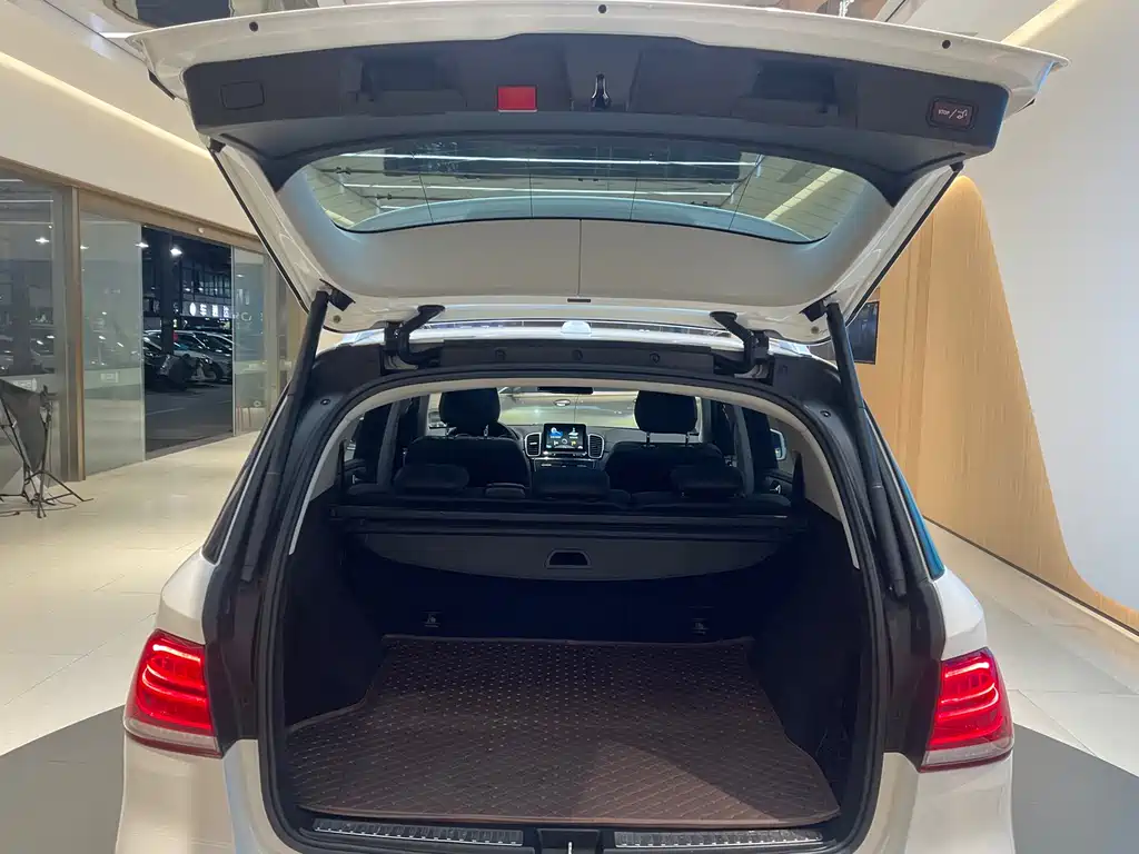 Mercedes-Benz GLE 2017 — фото 15