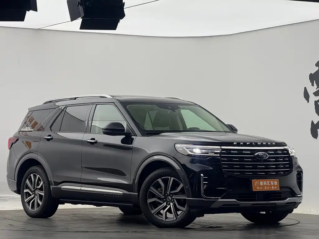 Ford Explorer 2023 — фото 3