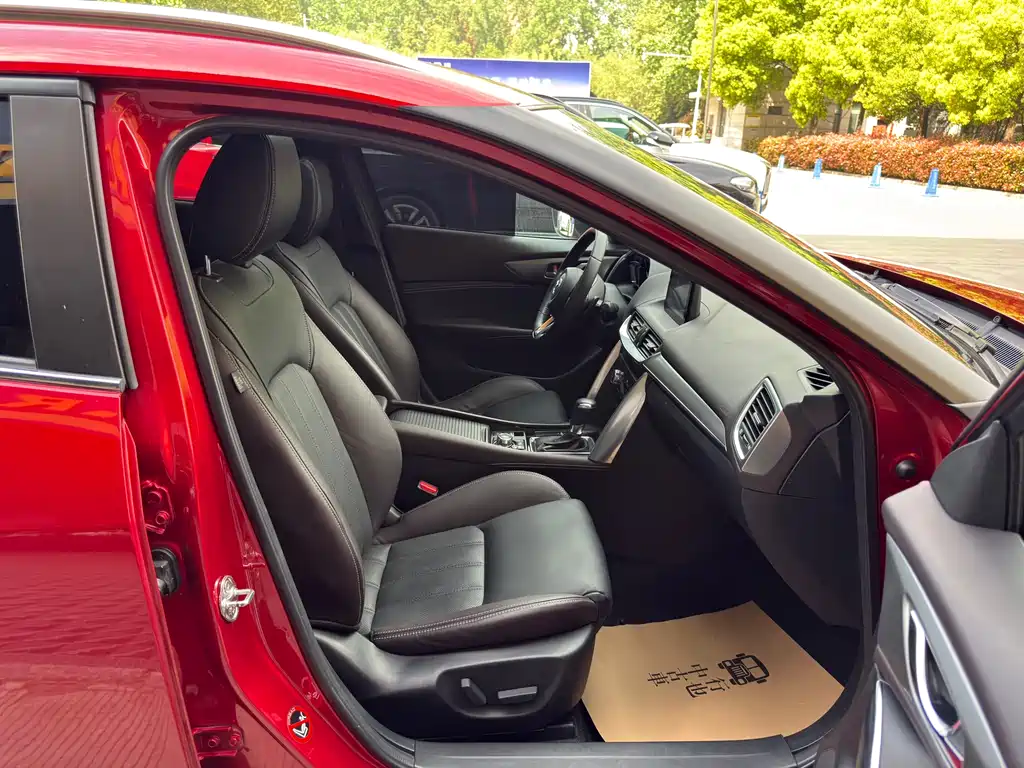 Mazda CX-4 2018 — фото 16