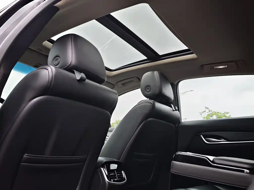 Cadillac XTS 2018 — фото 30