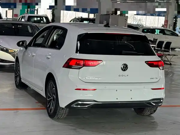 Volkswagen Golf 2021
