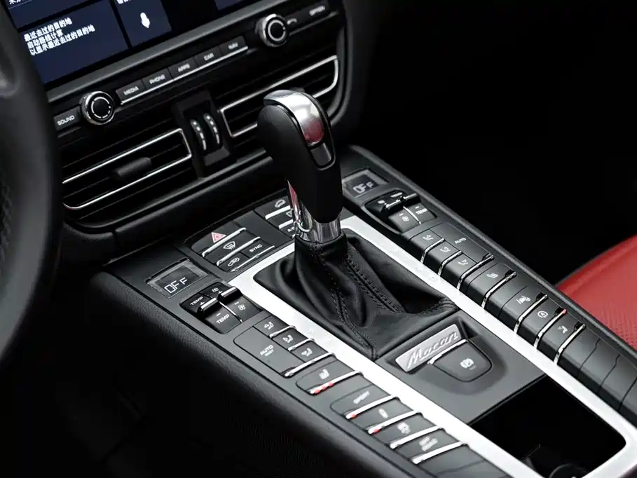 Porsche Macan 2020 — фото 16