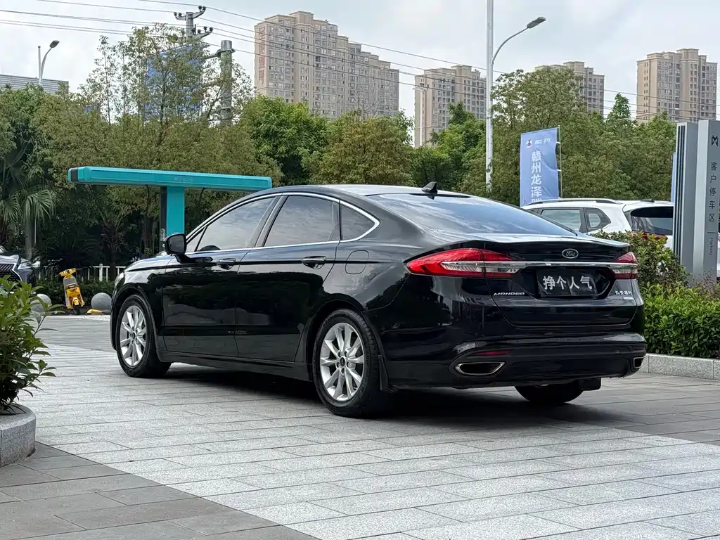 Ford Mondeo 2017 — фото 7