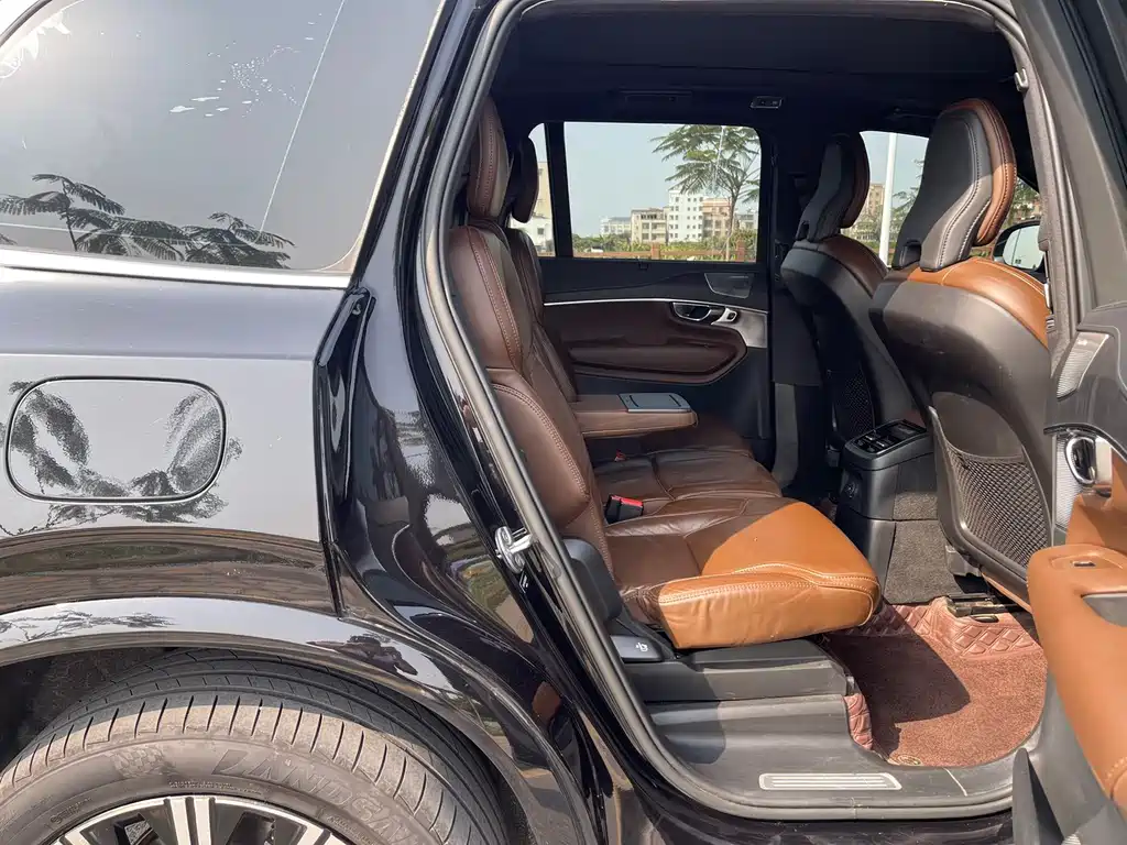 Volvo XC90 PHEV 2022 — фото 13