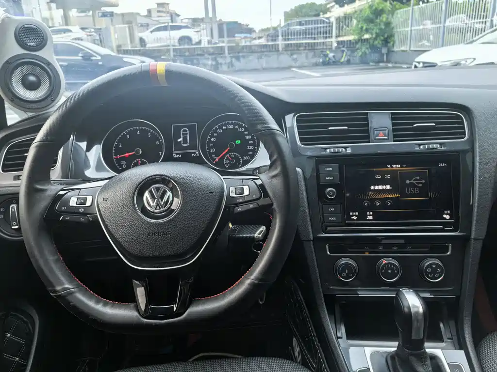 Volkswagen Golf 2019 — фото 11