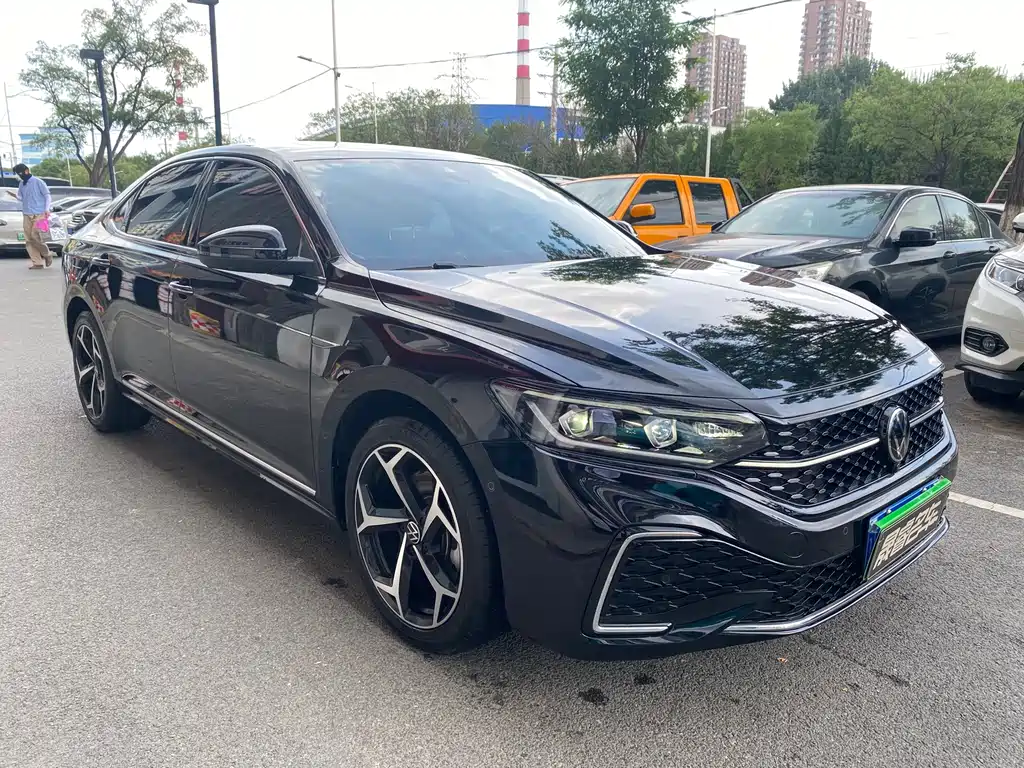 Volkswagen Passat 2023