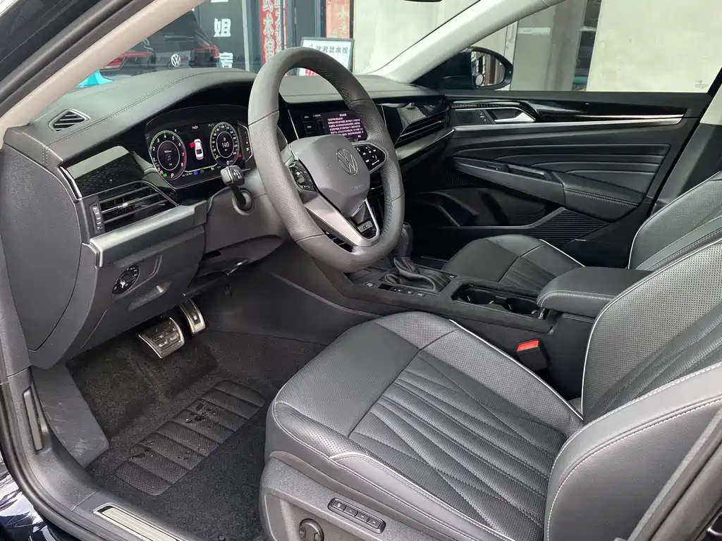 Volkswagen Passat 2023