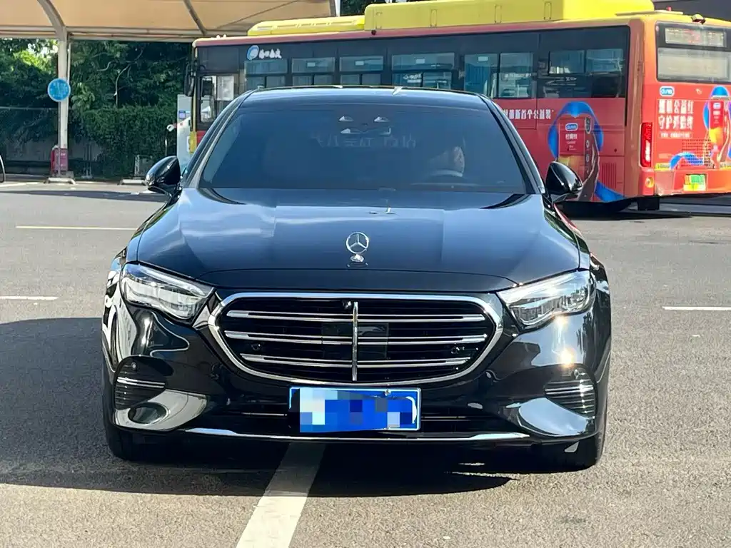 Mercedes-Benz E-Class 2025 — фото 2