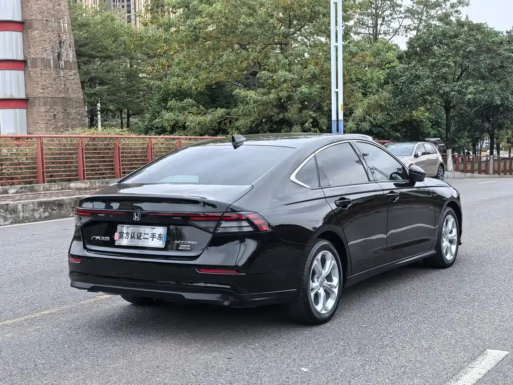 Honda Accord 2023 — фото 19