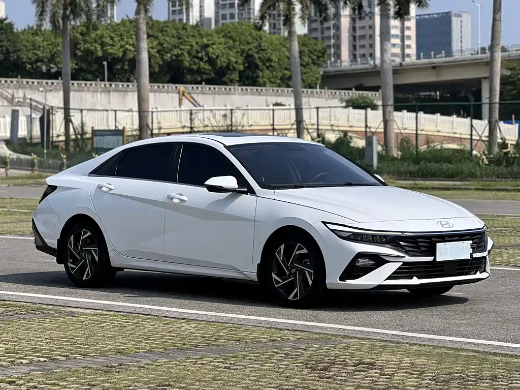 Hyundai Elantra 2023
