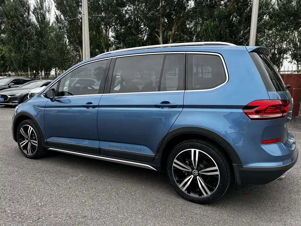 Volkswagen Touran 2021