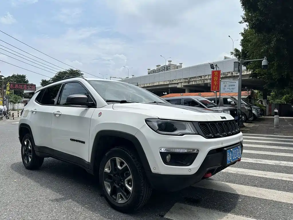 Jeep Compass 2017 — фото 3