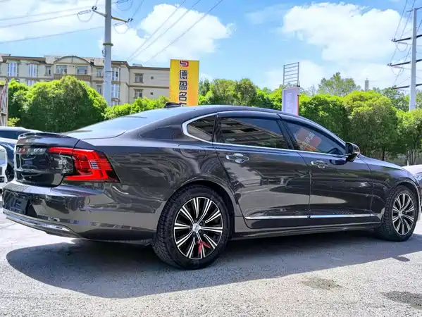 Volvo S90 2021