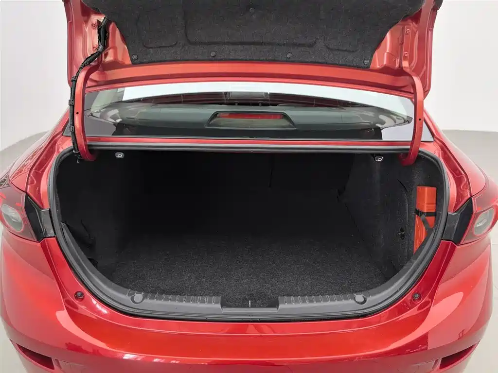Mazda 3 Axela 2015 — фото 16