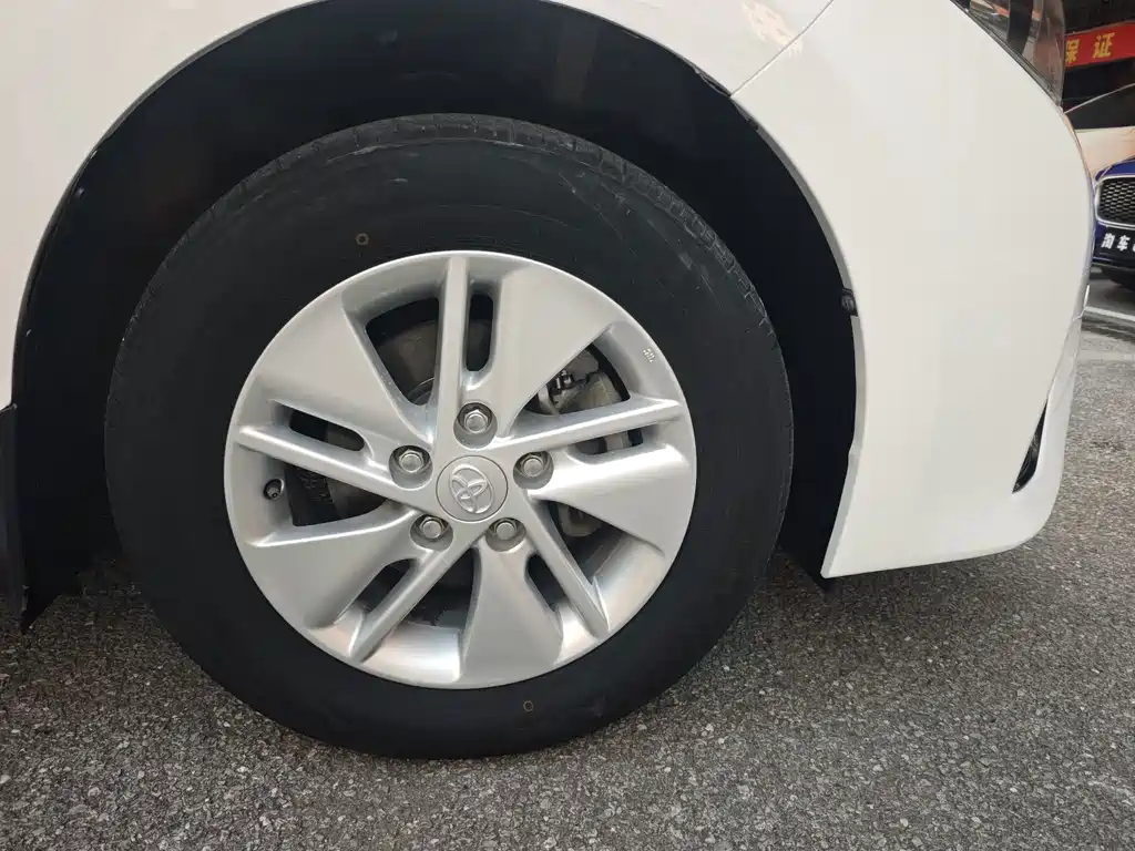 Toyota Corolla 2015 — фото 22