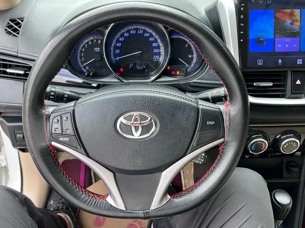 Toyota Yaris L 2017 — фото 4