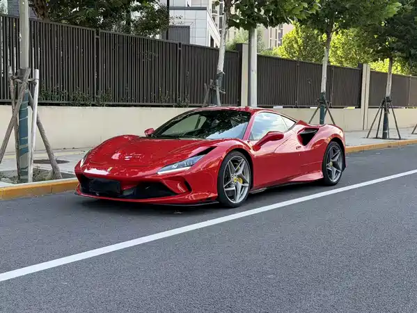 Ferrari F8 2021